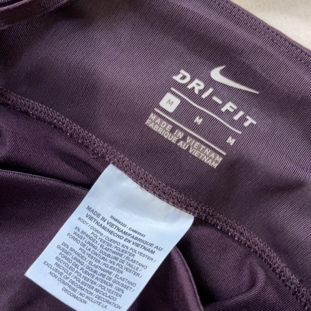 Nike - Picture 3 of 3